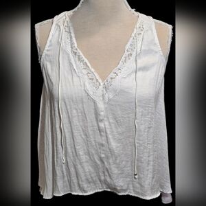 Small White Lace Trim High Low Sleeveless Top